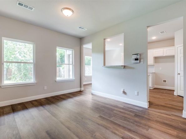 1356 S Denley Drive , Dallas Texas 75216