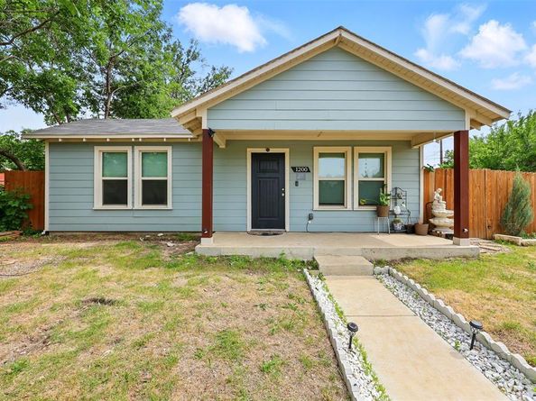 1200 E Annie Street , Fort Worth Texas 76104