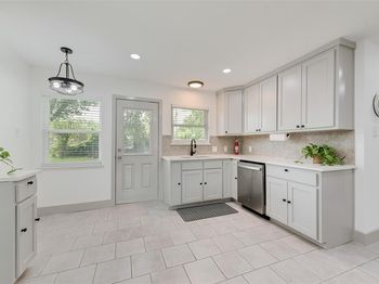 10166  San Lorenzo Drive 