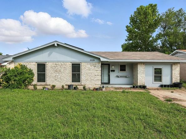 3528  Silverhill Drive , Dallas Texas 75241