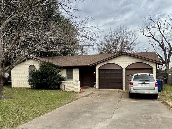 317 N Trail Street , Crowley Texas 76036