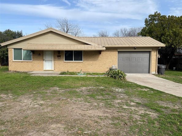 2212  Roberts Cut Off Road , Fort Worth Texas 76114