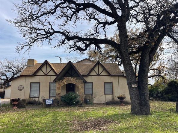 2532  Oakwood Terrace , Haltom City Texas 76117