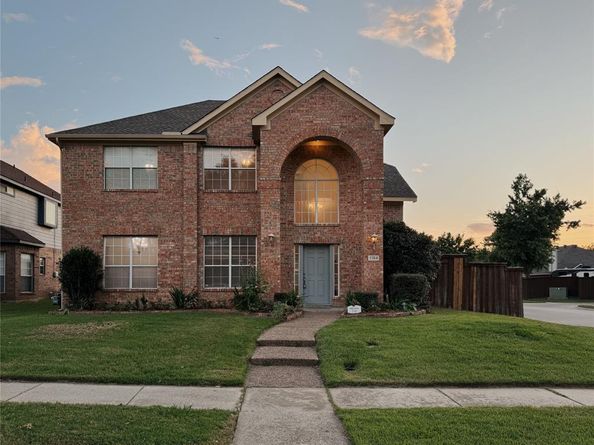1184  Courtney Lane , Lewisville Texas 75077