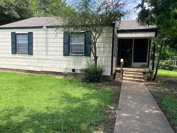 1109  Edwards Circle , Dallas Texas 75224