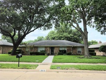 2613  Live Oak Lane 