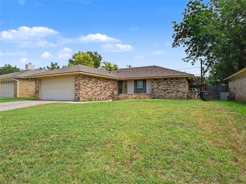 7325 S Meadow Drive E, Fort Worth Texas 76133
