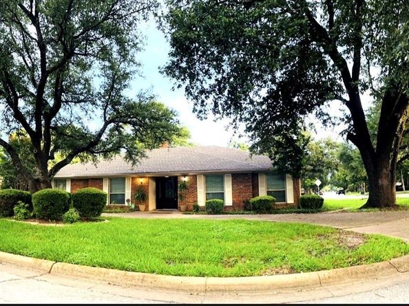 2110  Juanita Drive , Arlington Texas 76013