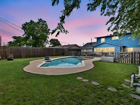 1401  Greentree Lane , Garland Texas 75042
