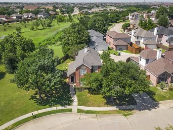 1372  Mae Drive 