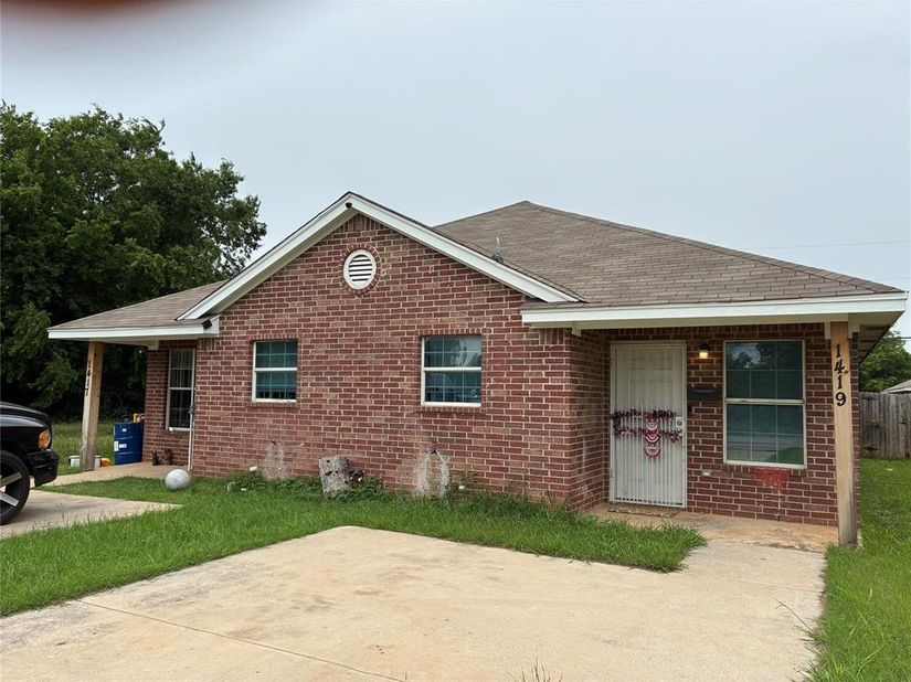 1419 E Robert Street  1417, Fort Worth Texas 76104