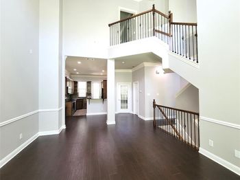 5824  La Vista Drive 