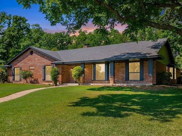 101  Hollyhill Lane , Denton Texas 76205