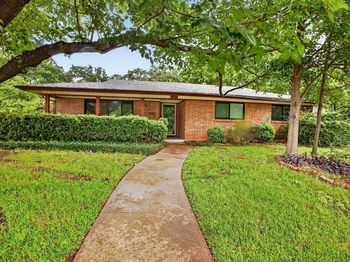 628 W Redbud Drive 
