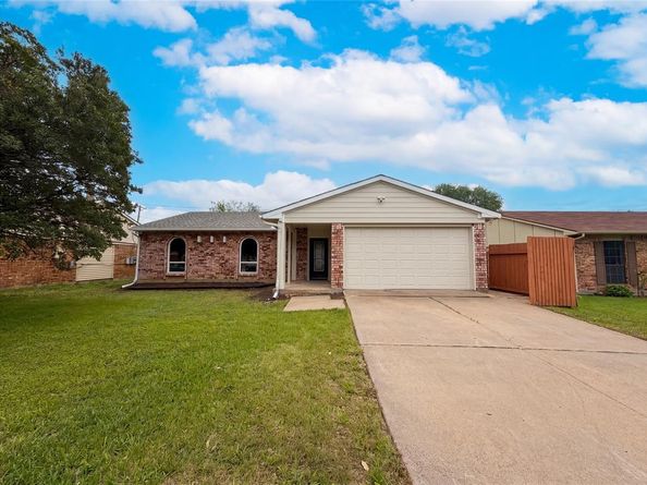 7444  Sandhurst Lane S, North Richland Hills Texas 76182