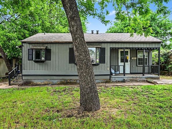 5025 N Langley Road , River Oaks Texas 76114