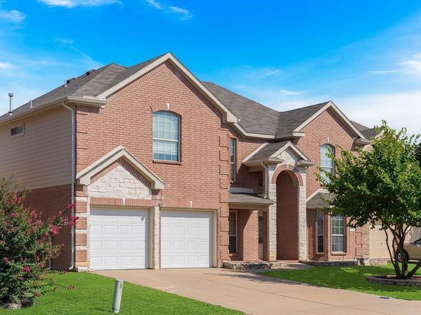 5207 W Cove Way , Grand Prairie Texas 75052