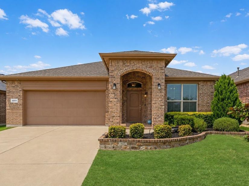 5044  Sugarcane Lane , Fort Worth Texas 76179