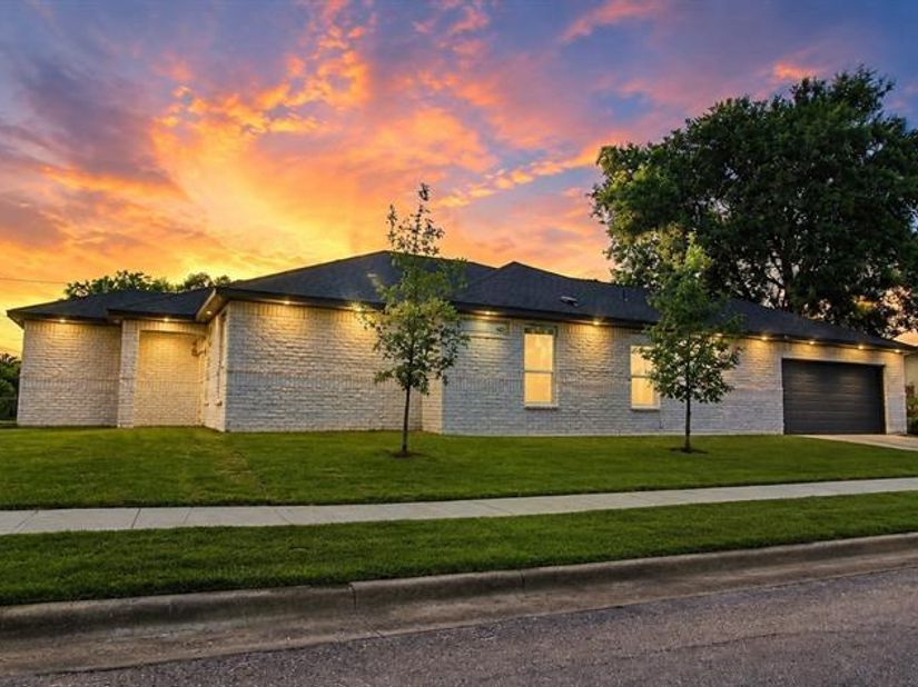 5147  Chapman Street , Fort Worth Texas 76105