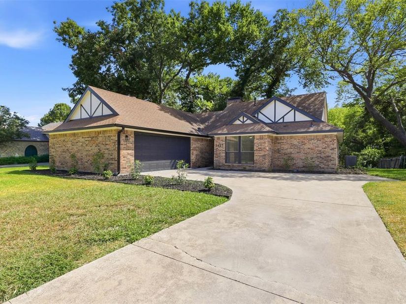 5425  Deep Canyon Drive , Garland Texas 75043