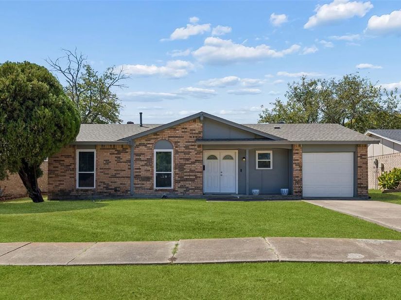 910  Quebec Drive , Garland Texas 75040