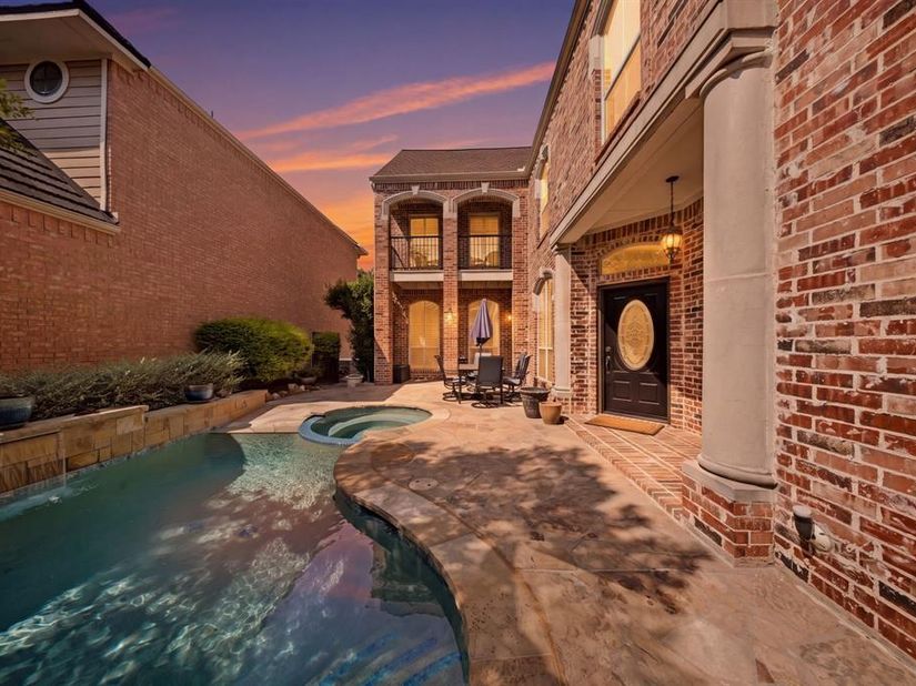 2805  Prestonwood Drive , Plano Texas 75093