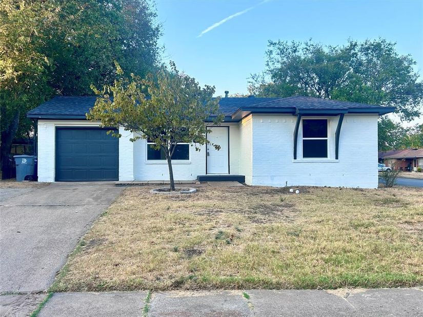 705  Jadewood Drive , Dallas Texas 75232