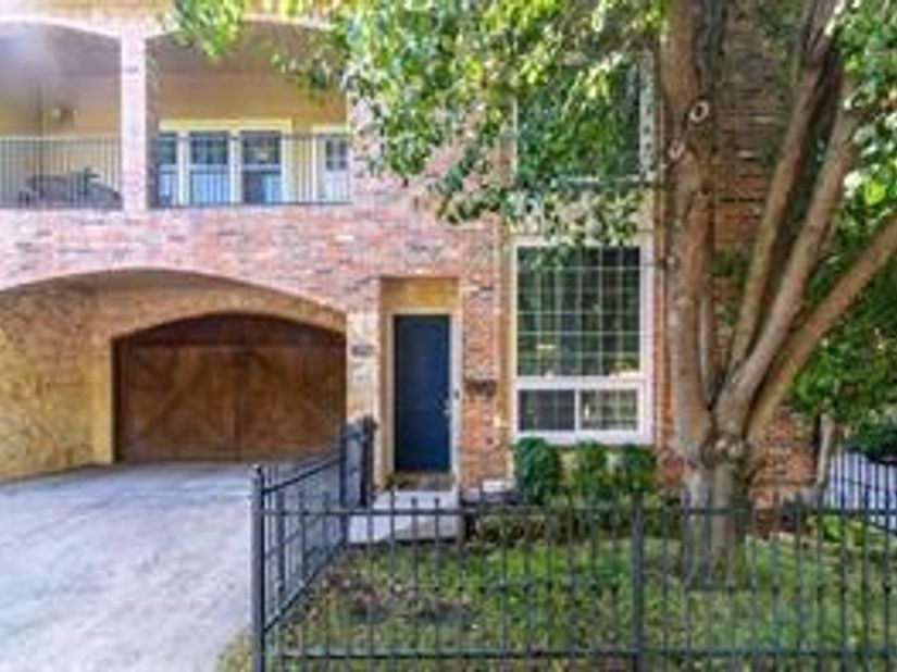 3550  Knight Street , Dallas Texas 75219