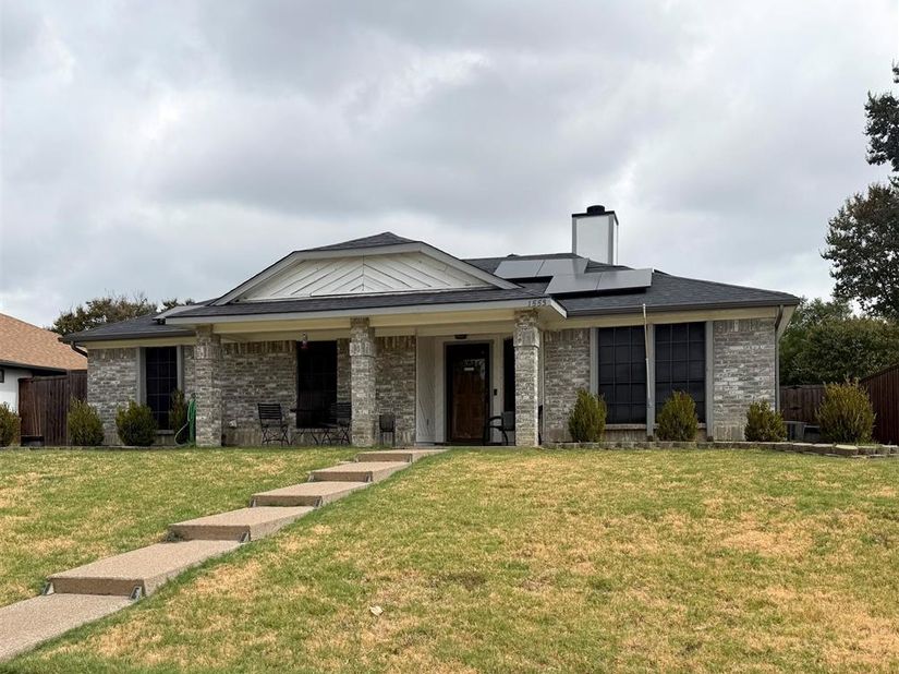 1553  Autumn Breeze Lane , Lewisville Texas 75077