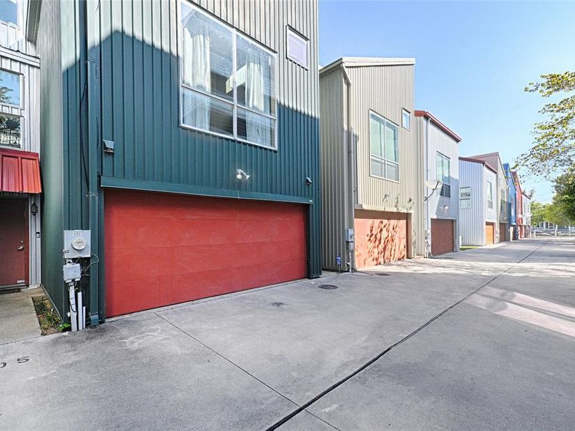 1207  Urban Lofts Drive , Dallas Texas 75215