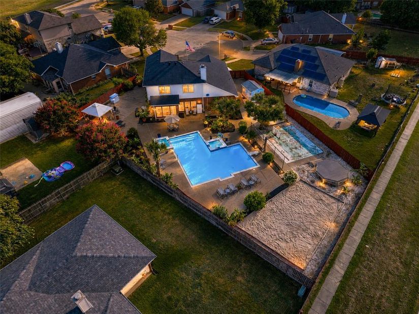 6001  Prairie Wood Court , Arlington Texas 76018