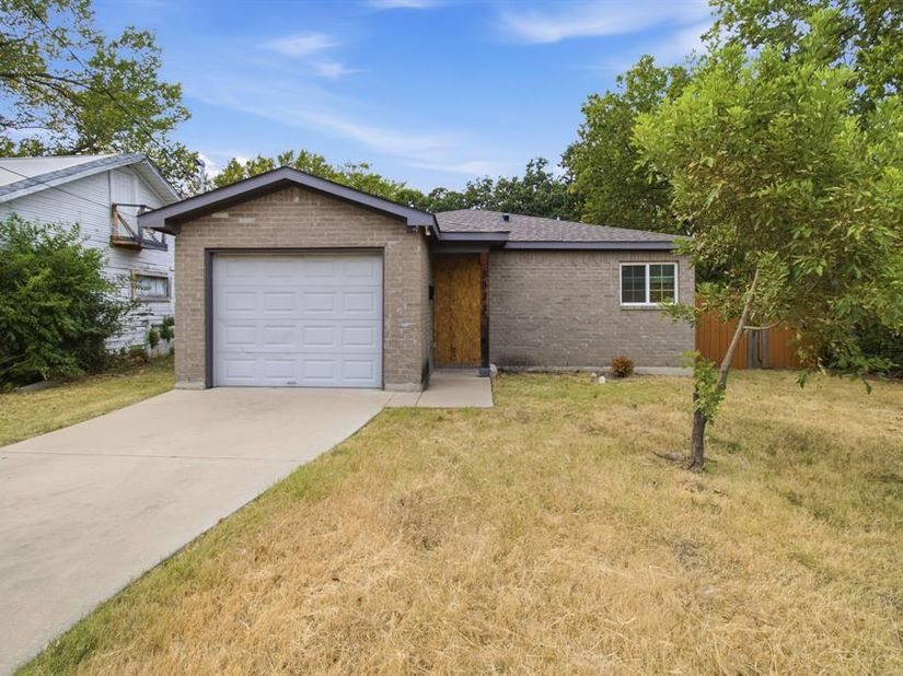 3923  Metropolitan Avenue , Dallas Texas 75210