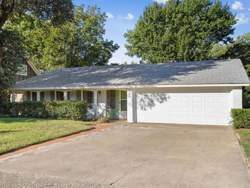 3209  Sheffield Street , Irving Texas 75062