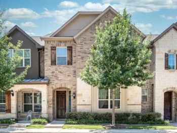 852  Rohan Drive 