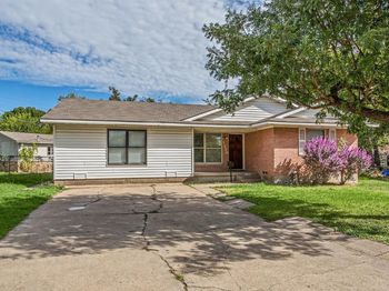 1220  Colfax Circle 