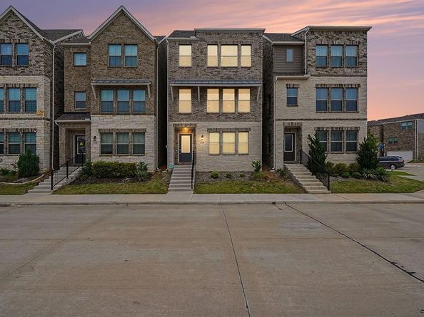 213  Settlers Way , Euless Texas 76040