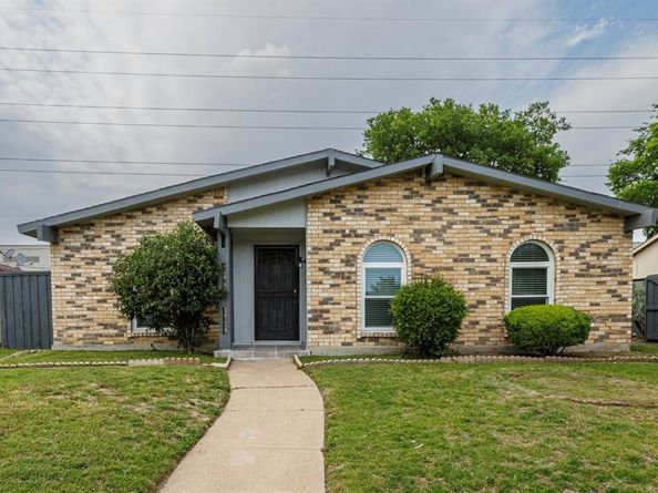 3029  Weather Vane Lane , Dallas Texas 75228