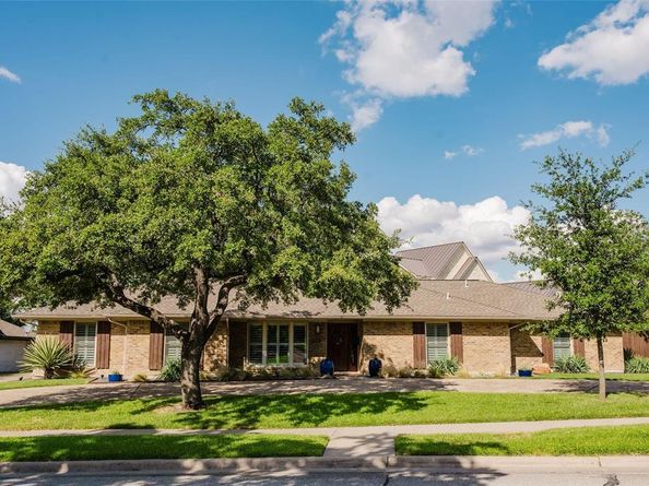 3257  Brookhaven Club Drive , Farmers Branch Texas 75234