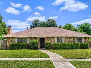 814  Oakbluff Drive 
