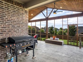 560  Winnetka Drive 