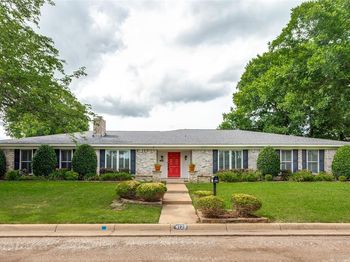 4128  Coral Circle 