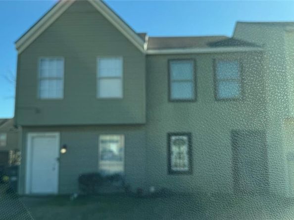 9434  Olde Towne Row , Dallas Texas 75227