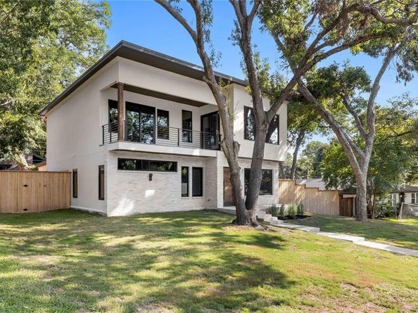 10434  Vinemont Street , Dallas Texas 75218