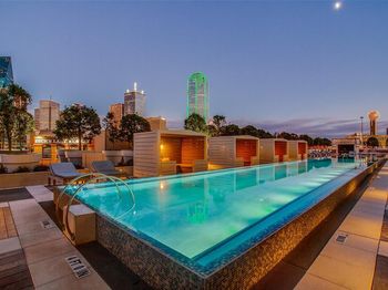 2200  Victory Avenue 