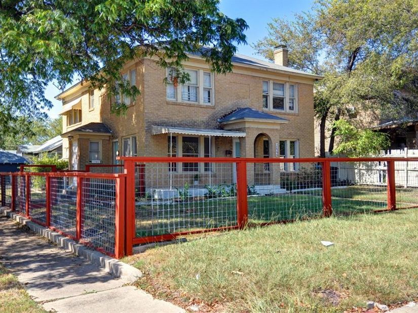 2844  Travis Avenue , Fort Worth Texas 76110