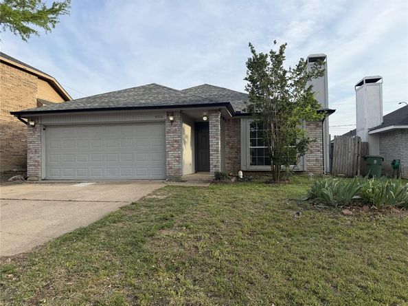900  Cornfield Drive , Arlington Texas 76017