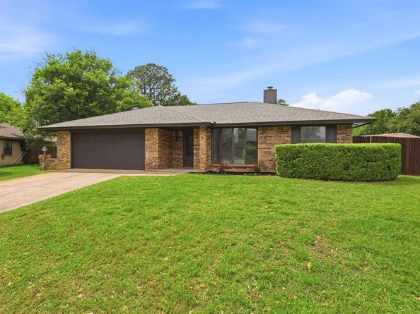 408  Christine Court , Euless Texas 76039