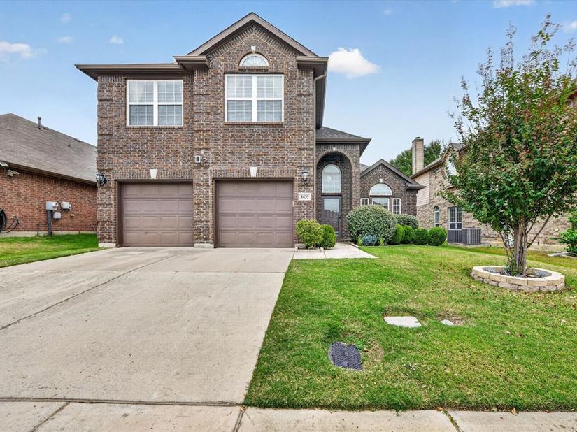 1439  Wellesley Drive , Lewisville Texas 75067