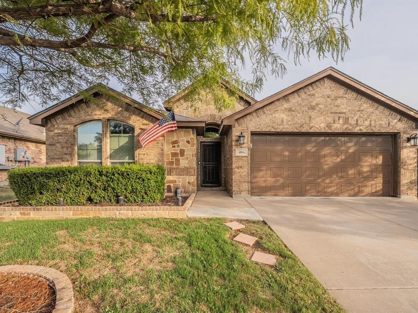 404  Brookhollow Lane , Saginaw Texas 76131