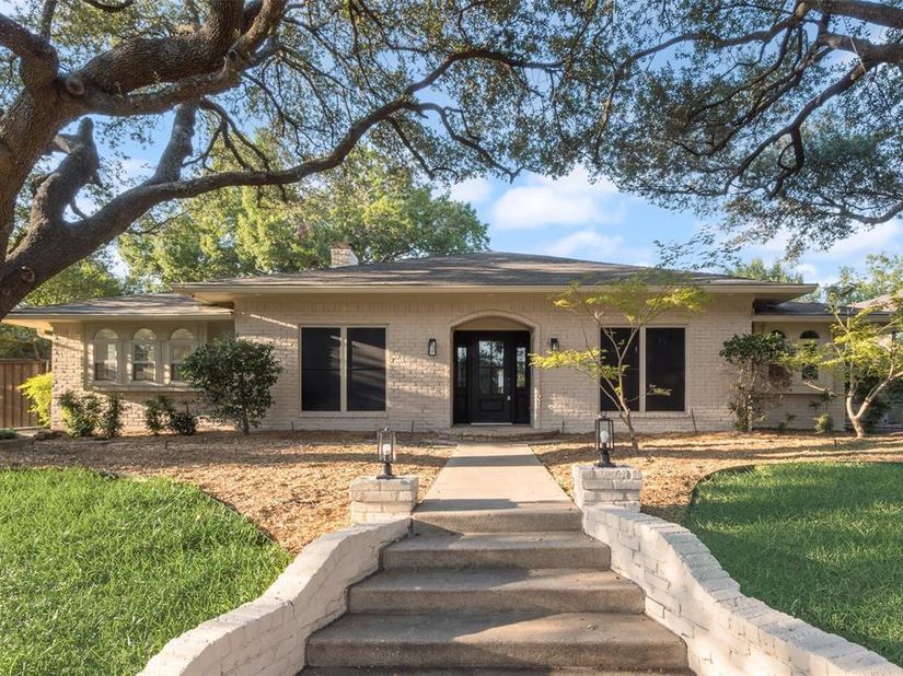 6535  Southpoint Drive , Dallas Texas 75248